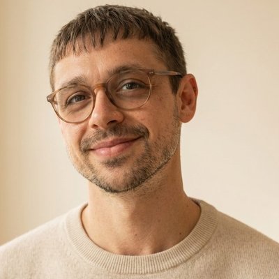 Iden, hypnotherapist at Steadfast Hypnotherapy